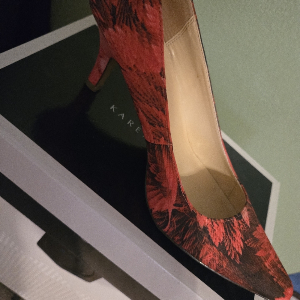 Karen Scott Vibrant Red Patterned Heels - Picture 3 of 3
